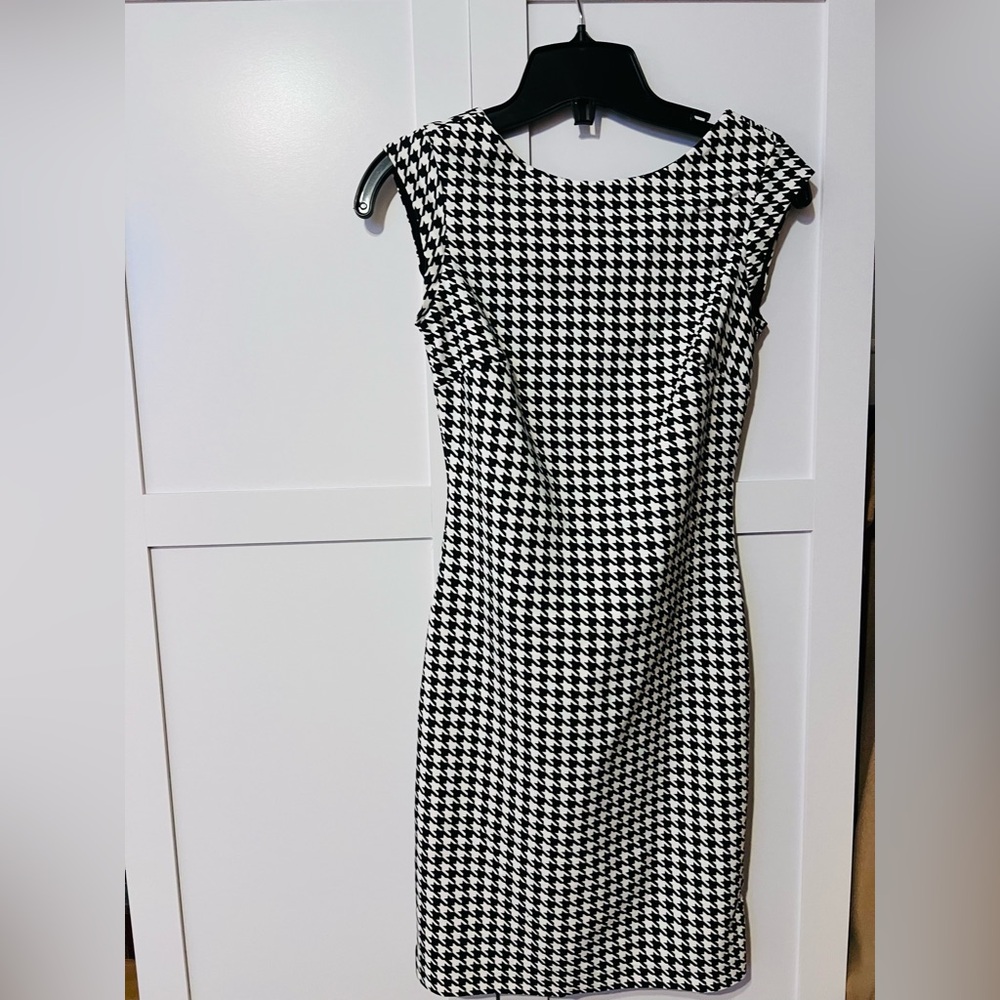 Zara Black and White Houndstooth Mini Dress - Picture 5 of 6